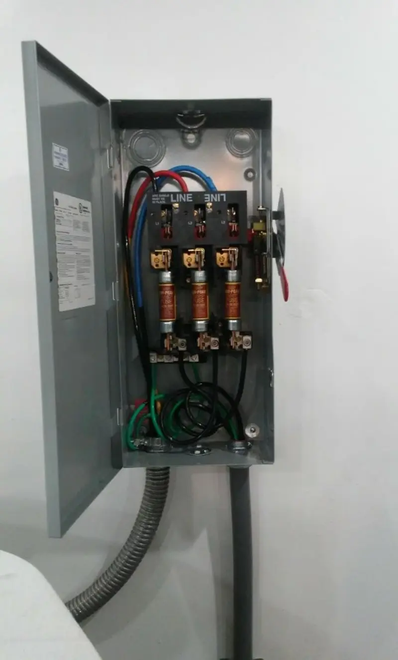 Three-phase disconnect switch installed for Electrical Wiring & Rewiring in Carlstadt