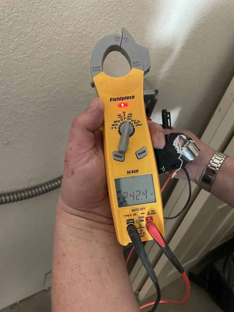 Voltage testing with clamp meter during Aluminum Wiring Replacement in Carlstadt